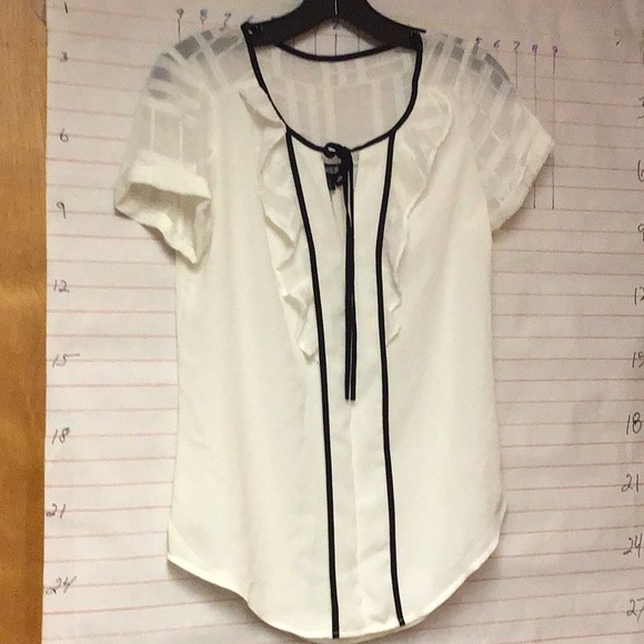 Express Tops - EXPRESS  women's blouse, sz XS.  off white and black